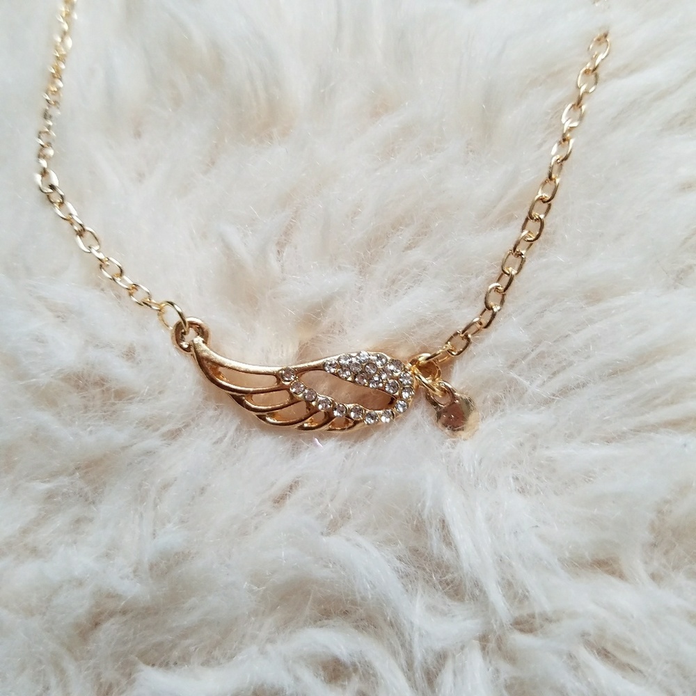 NWT Wing Necklace 🕊️ - Picture 2 of 2